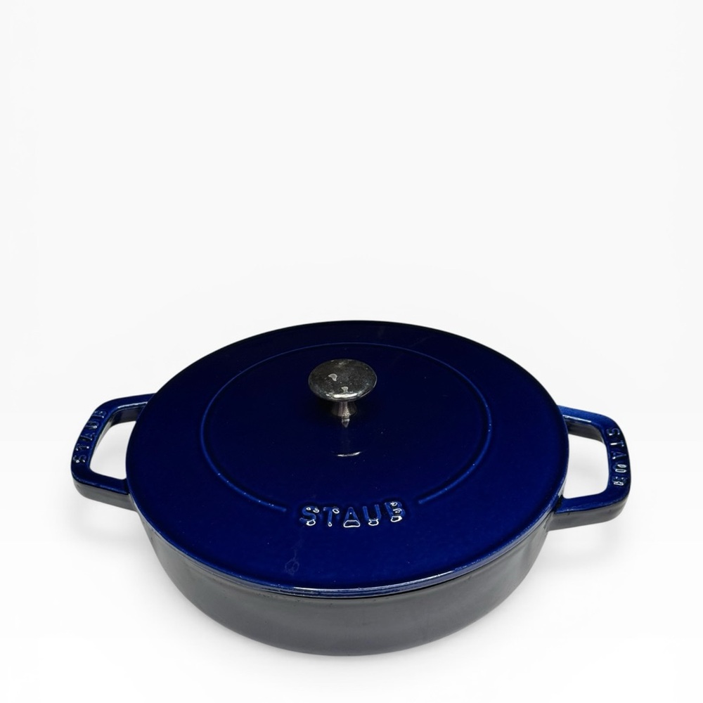 Staub 𖦹 Enameled Cast Iron Braiser with Enamel Lid 𖦹 Glossy Sapphire 𖦹 2L 3.5Q 𖦹 - Picture 2 of 16